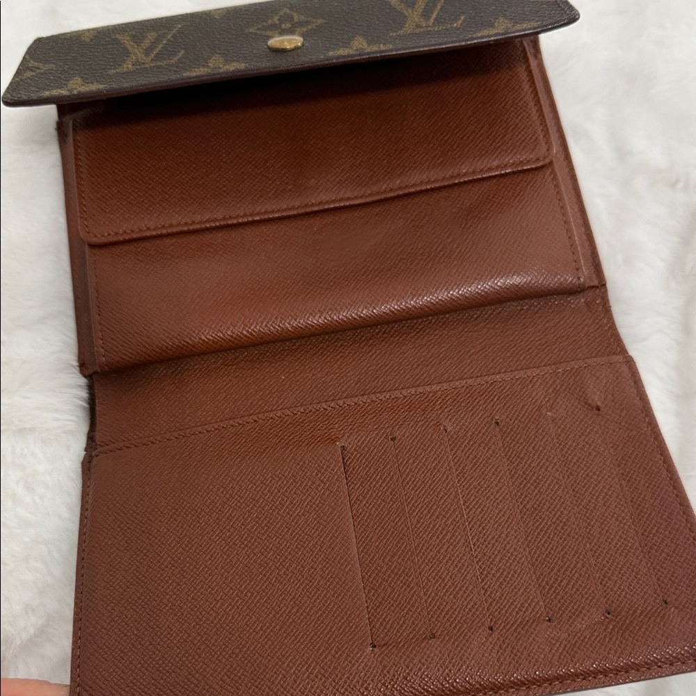 Louis Vuitton Monogram Porte Trésor Wallet - Picture 3 of 9